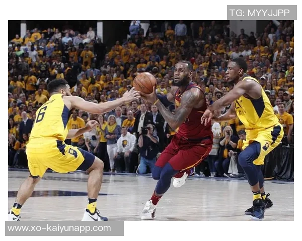 骑士双向球员汤姆林半场表现出色5投4中三分2中2贡献全队最高10分