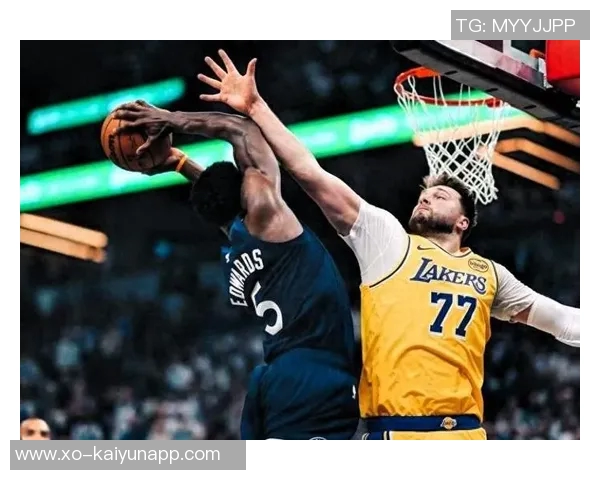 雷迪克透露艾顿与东契奇合练情况詹姆斯仍未能与球队合练 雷迪克透露艾顿与东契奇合练情况詹姆斯仍未能与球队合练